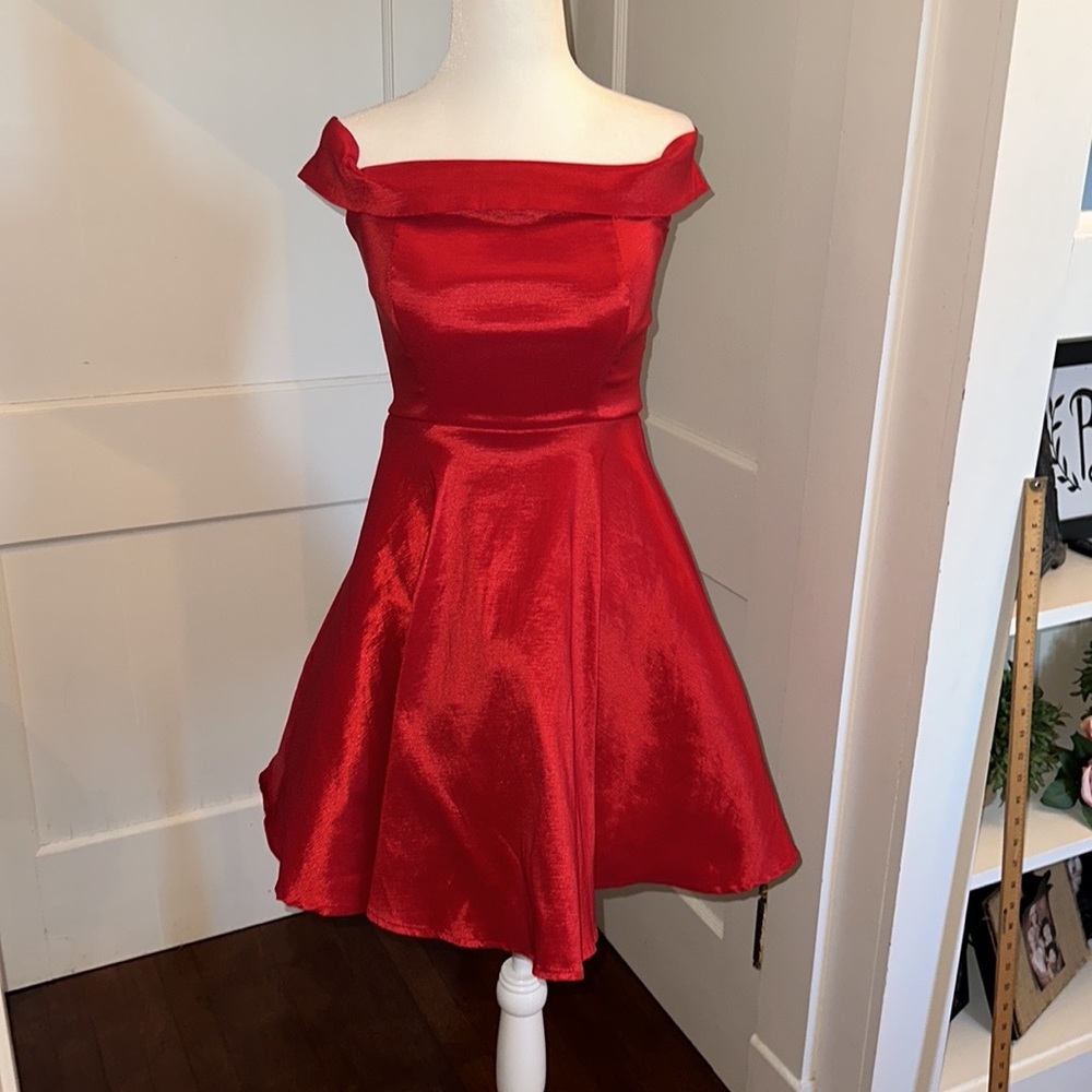 Juniors Red Cocktail Dress With Bow Back Size 1 Off Shoulder Homecoming